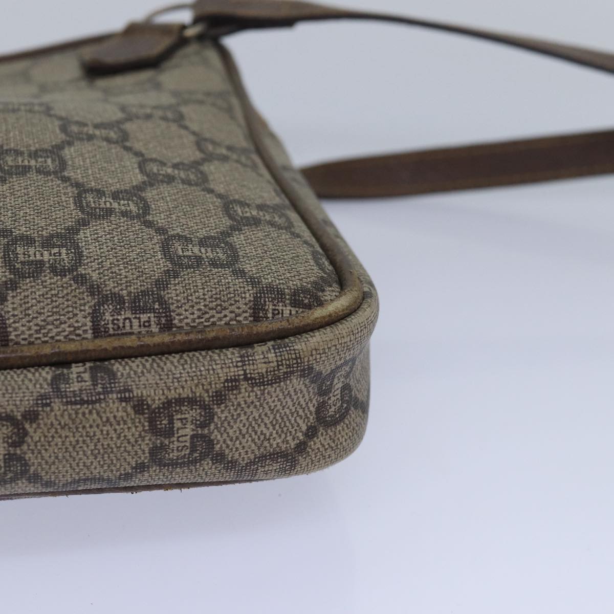 GUCCI GG Plus Supreme Clutch Bag PVC Beige Auth 80949