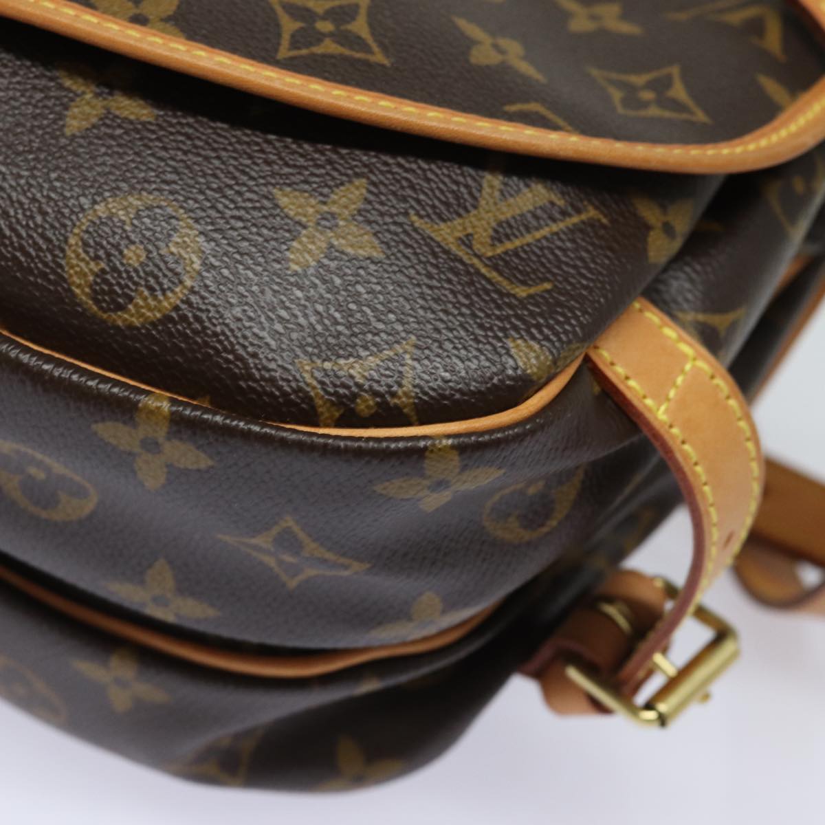 LOUIS VUITTON Monogram Saumur 30 Shoulder Bag M42256 LV Auth 80965A