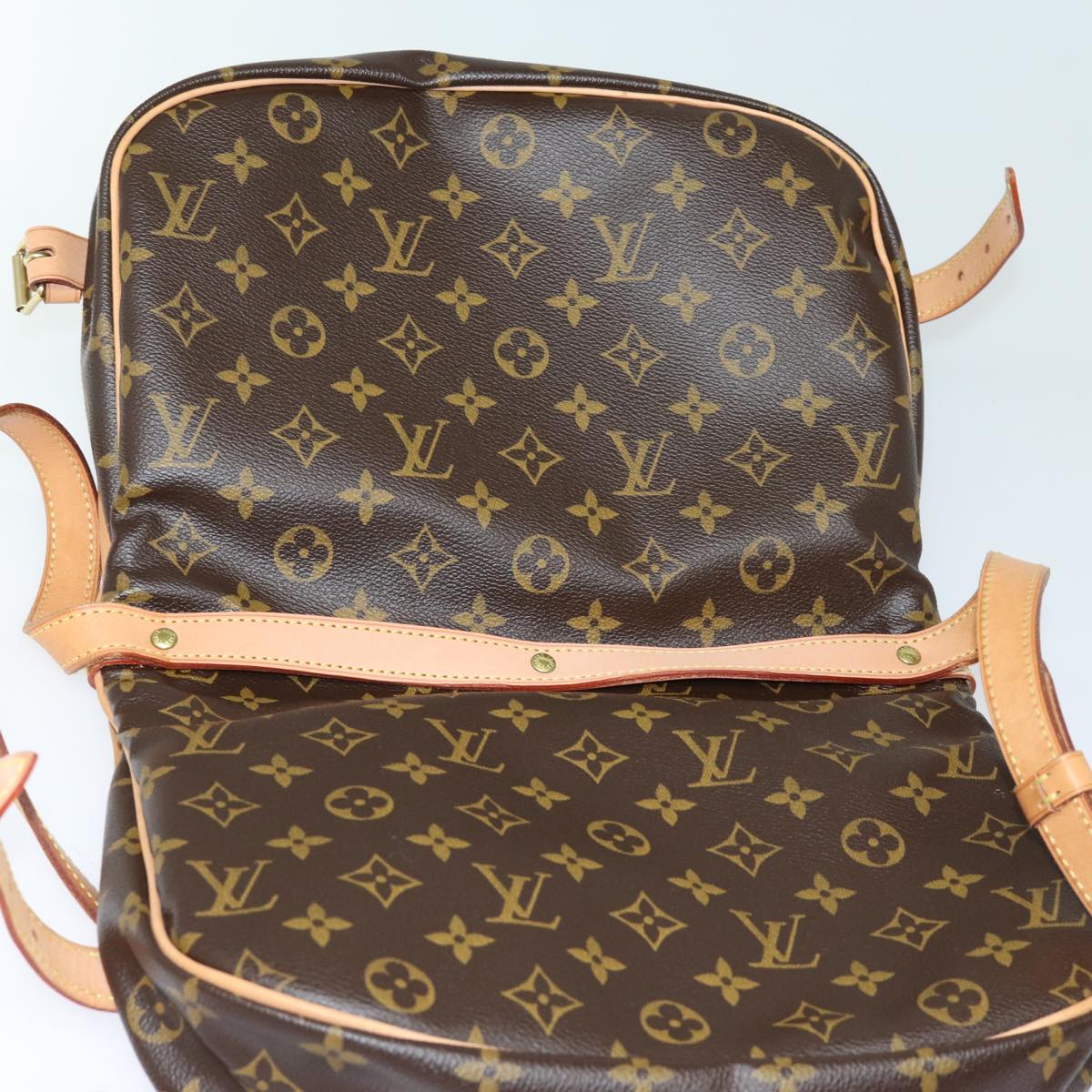 LOUIS VUITTON Monogram Saumur 30 Shoulder Bag M42256 LV Auth 80965A