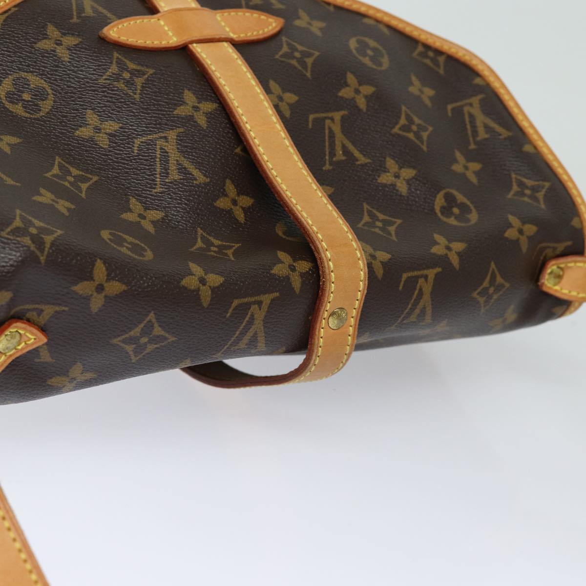 LOUIS VUITTON Monogram Saumur 30 Shoulder Bag M42256 LV Auth 80965A