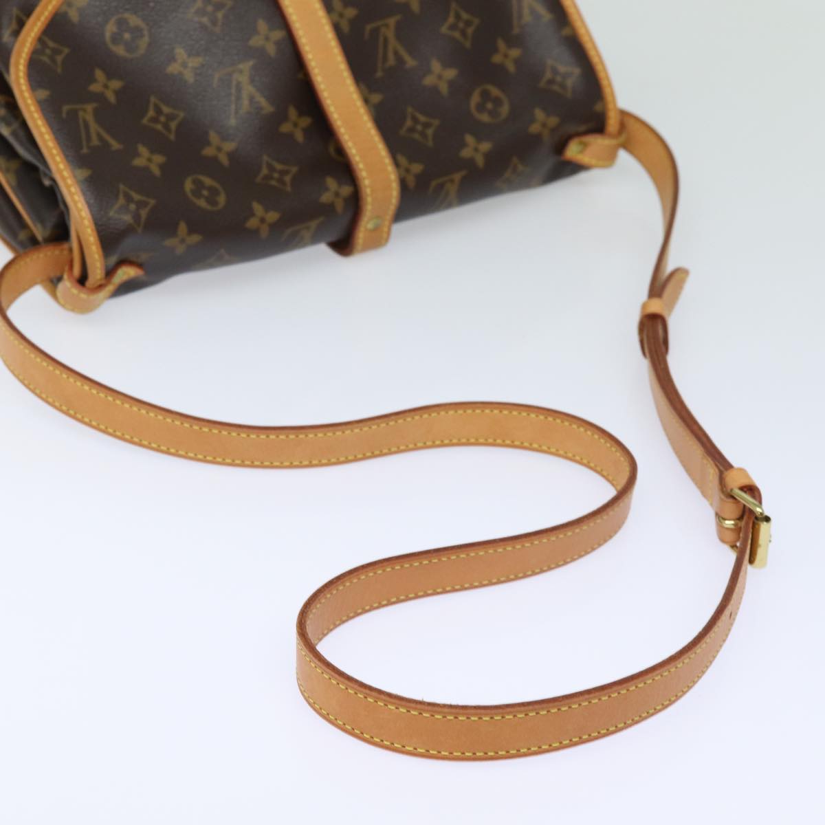 LOUIS VUITTON Monogram Saumur 30 Shoulder Bag M42256 LV Auth 80965A