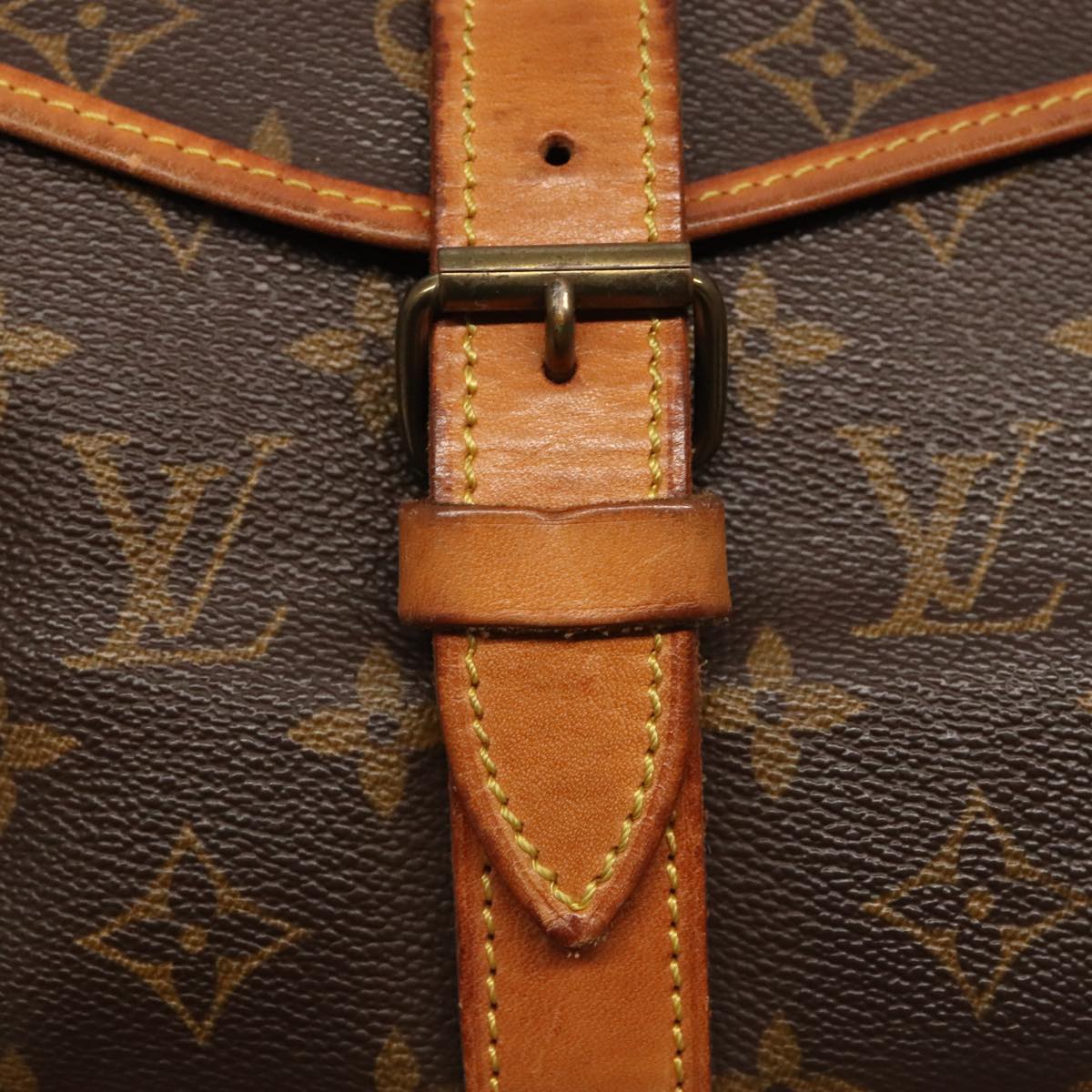 LOUIS VUITTON Monogram Saumur 35 Shoulder Bag M42254 LV Auth 80996