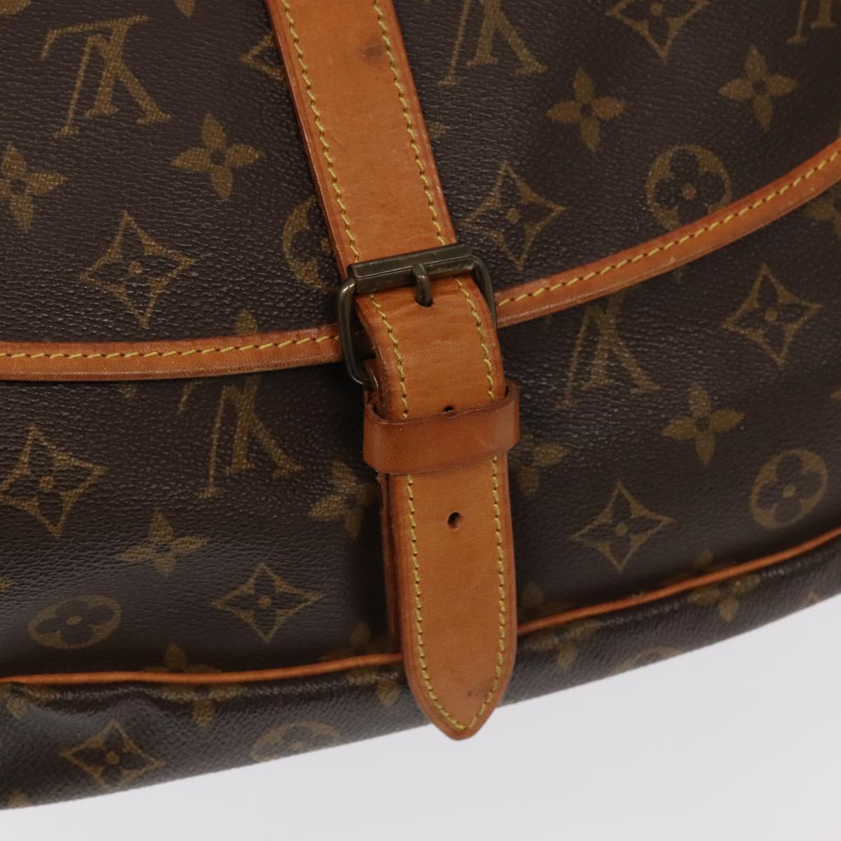 LOUIS VUITTON Monogram Saumur 35 Shoulder Bag M42254 LV Auth 80996