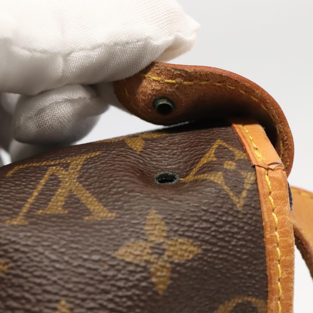 LOUIS VUITTON Monogram Saumur 35 Shoulder Bag M42254 LV Auth 80996