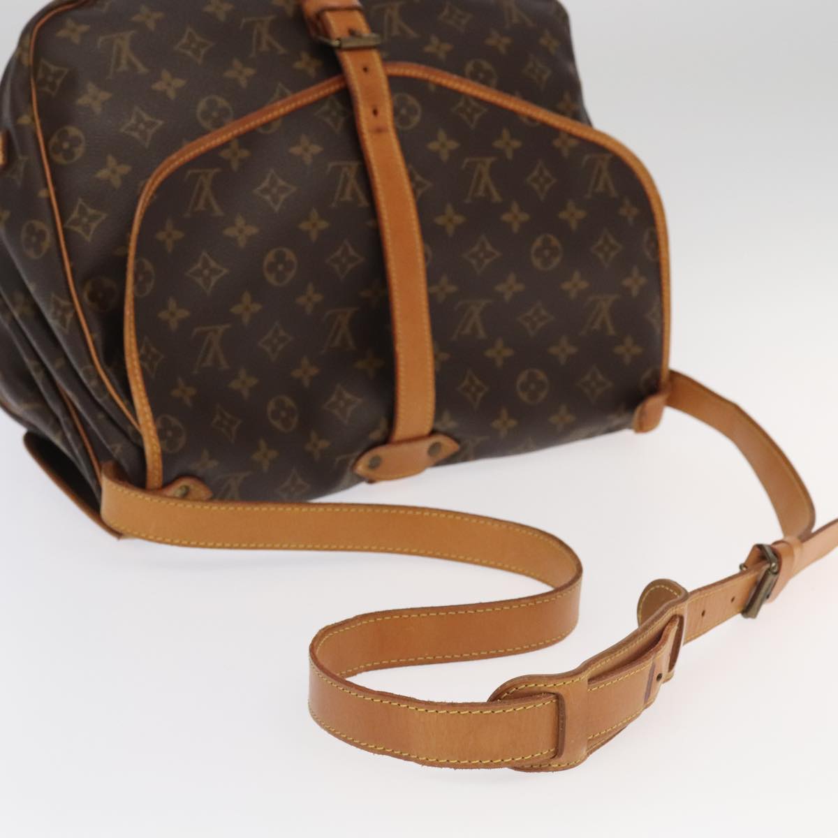 LOUIS VUITTON Monogram Saumur 35 Shoulder Bag M42254 LV Auth 80996