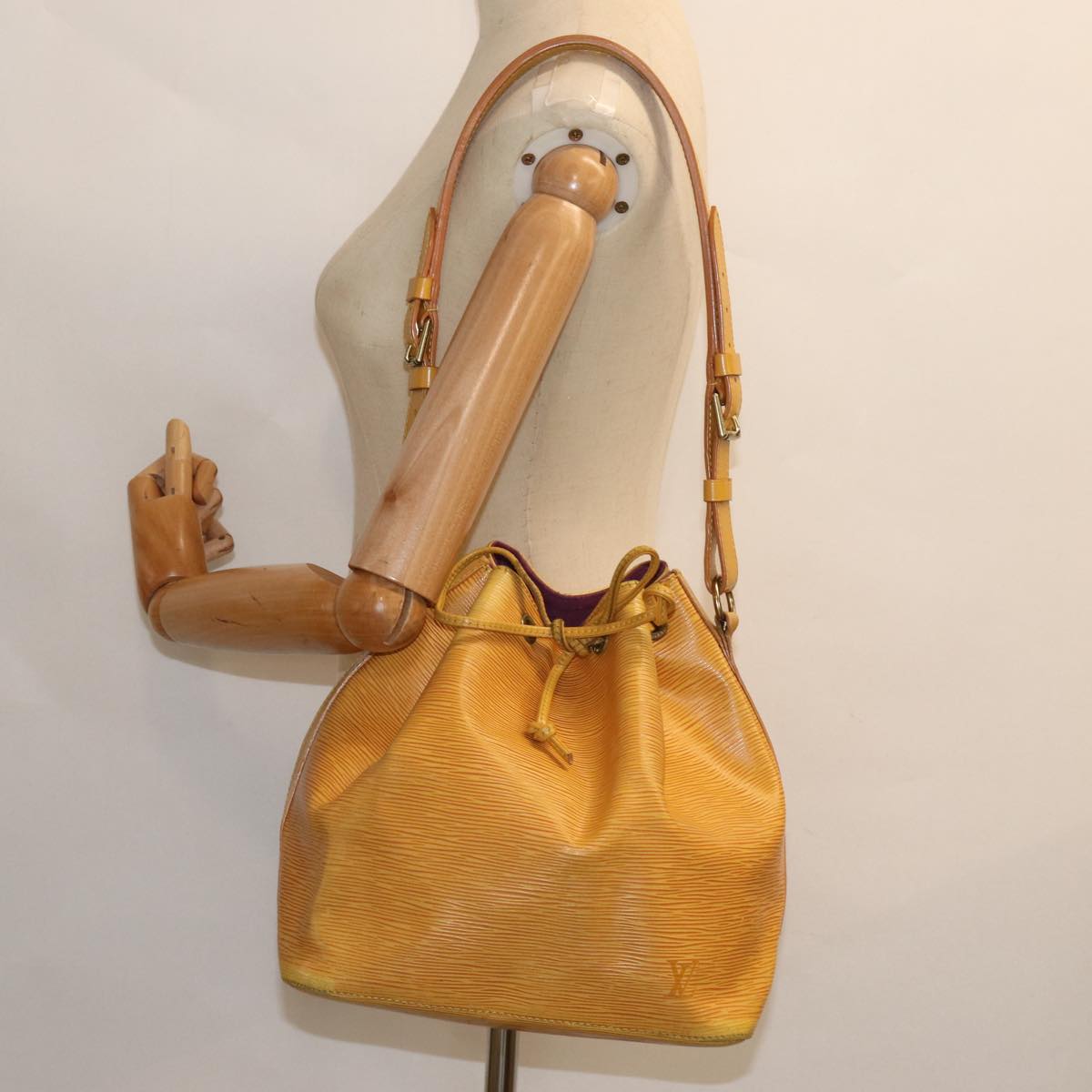 LOUIS VUITTON Epi Petit Noe Shoulder Bag Tassili Yellow M44109 LV Auth 81111