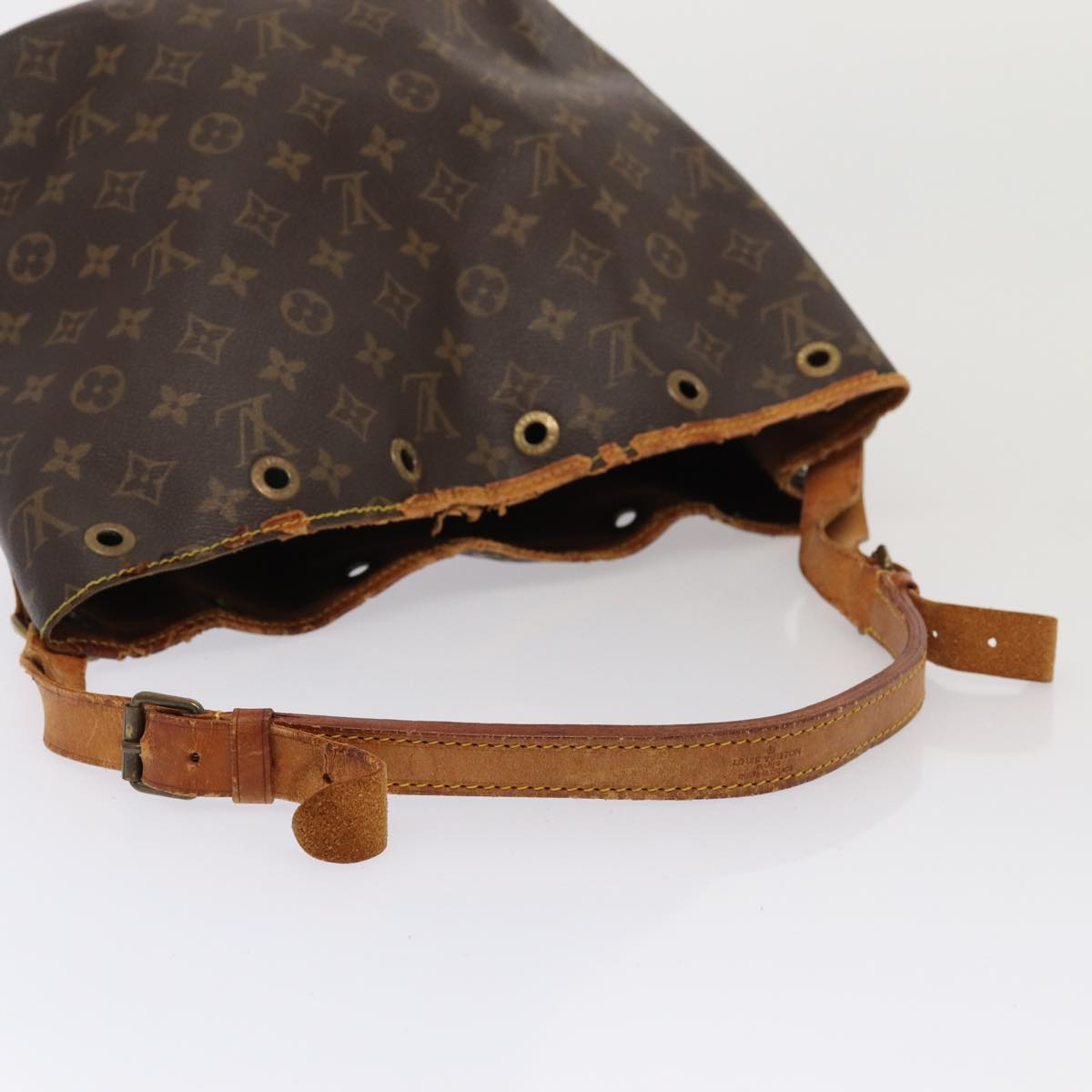 LOUIS VUITTON Monogram Petit Noe Shoulder Bag M42226 LV Auth 81116