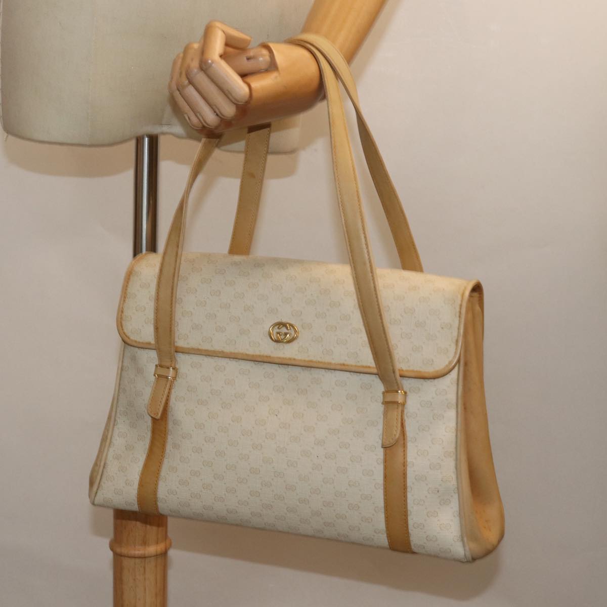 GUCCI Micro GG Supreme Shoulder Bag PVC Leather White 46 000 4857 Auth 81156