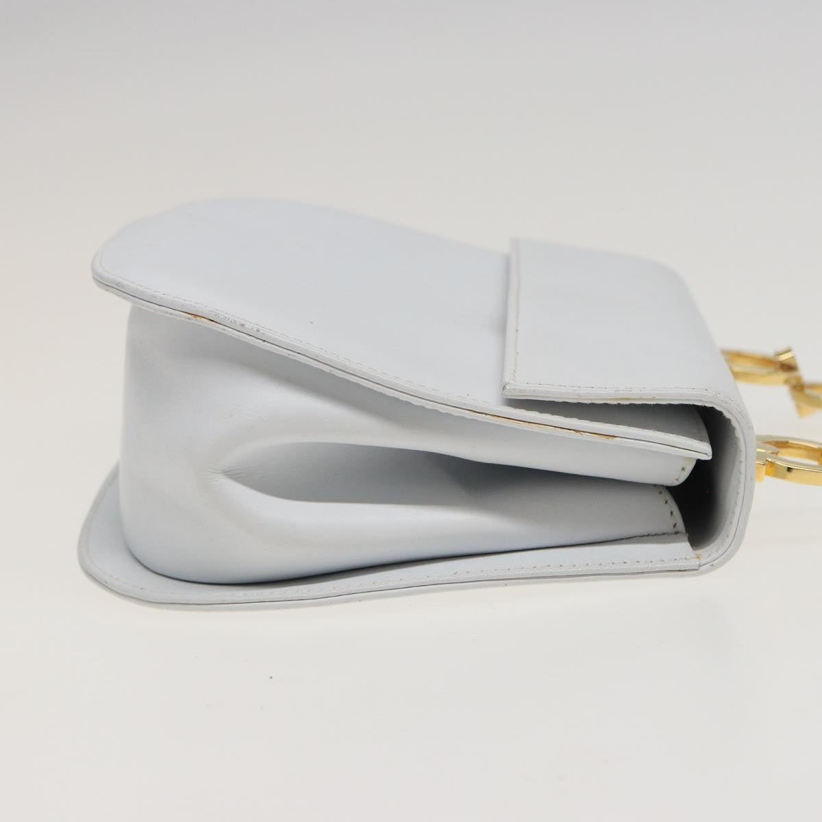 Salvatore Ferragamo Gancini Shoulder Bag Leather White Auth 81166