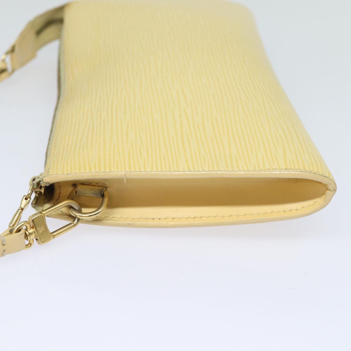 LOUIS VUITTON Epi Pochette Accessoires Pouch Vanilla M5294A LV Auth 81223