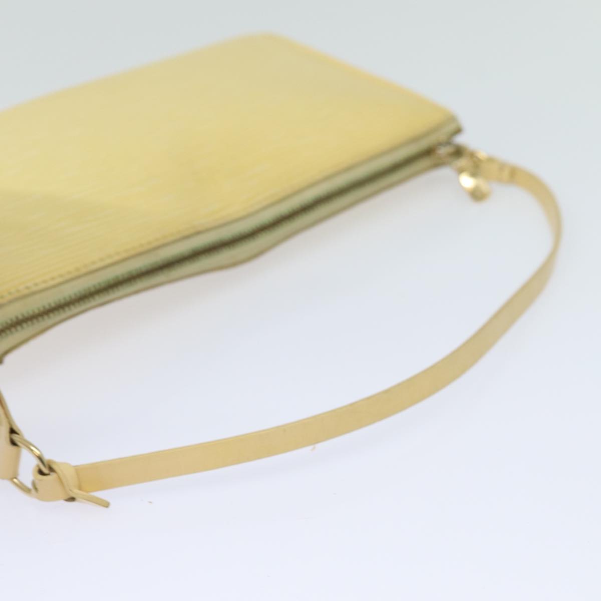 LOUIS VUITTON Epi Pochette Accessoires Pouch Vanilla M5294A LV Auth 81223