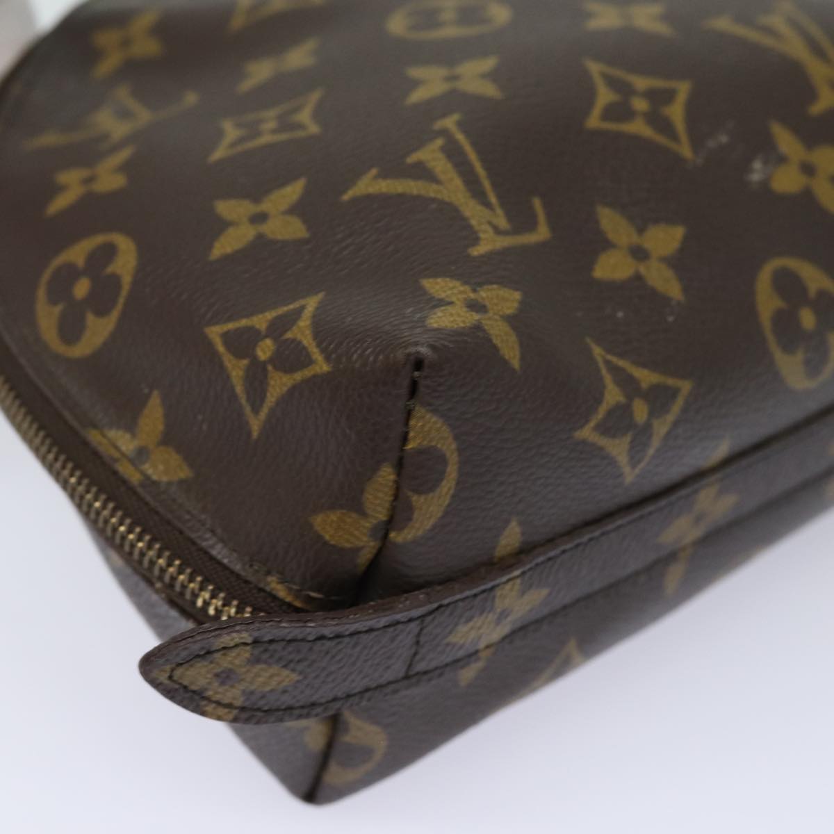 LOUIS VUITTON Monogram Trousse Demi Ronde Cosmetic Pouch M47520 LV Auth 81231