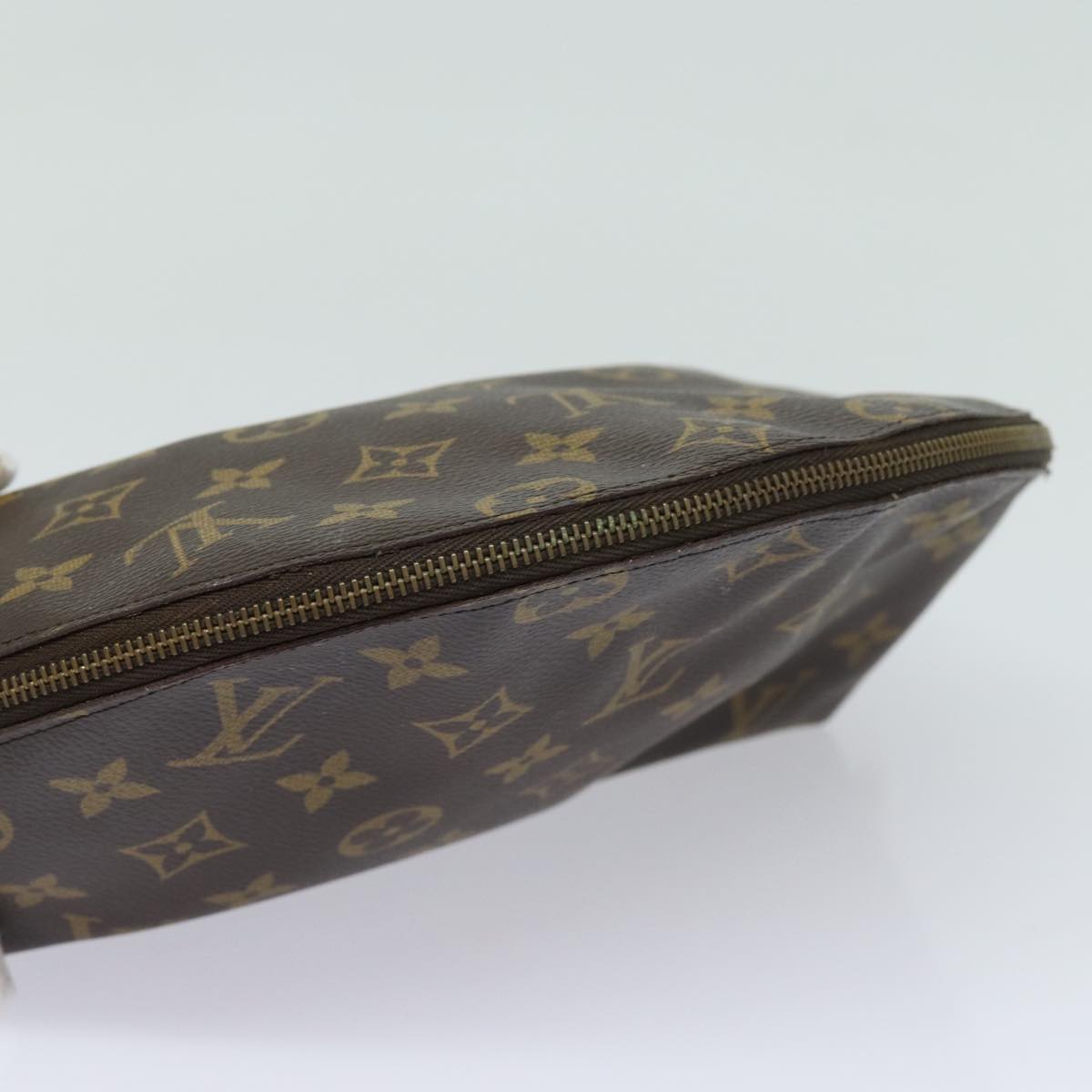 LOUIS VUITTON Monogram Trousse Demi Ronde Cosmetic Pouch M47520 LV Auth 81231