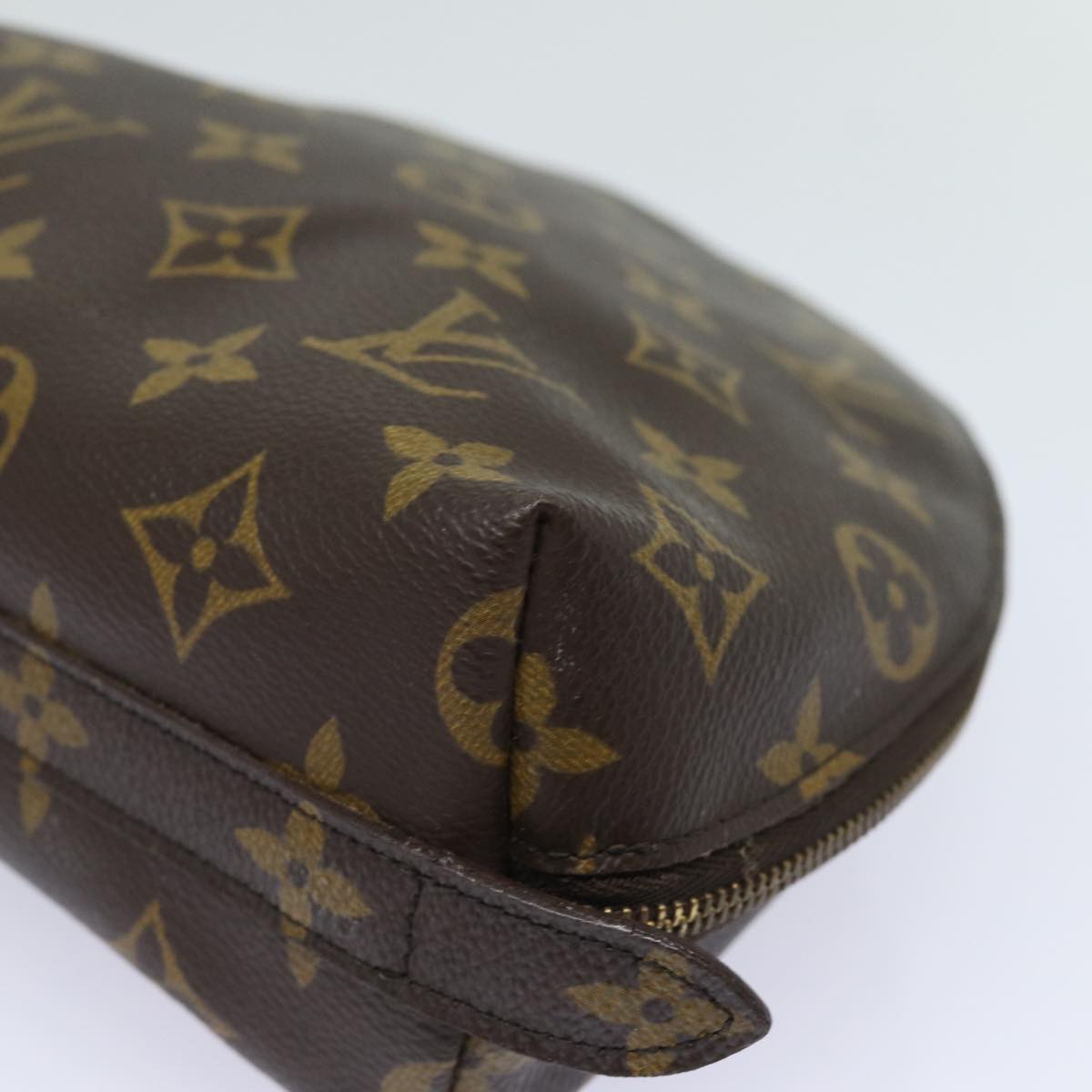 LOUIS VUITTON Monogram Trousse Demi Ronde Cosmetic Pouch M47520 LV Auth 81231