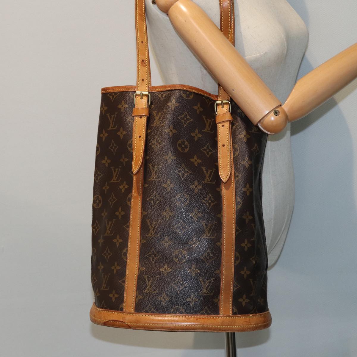 LOUIS VUITTON Monogram Bucket GM Shoulder Bag M42236 LV Auth 81285