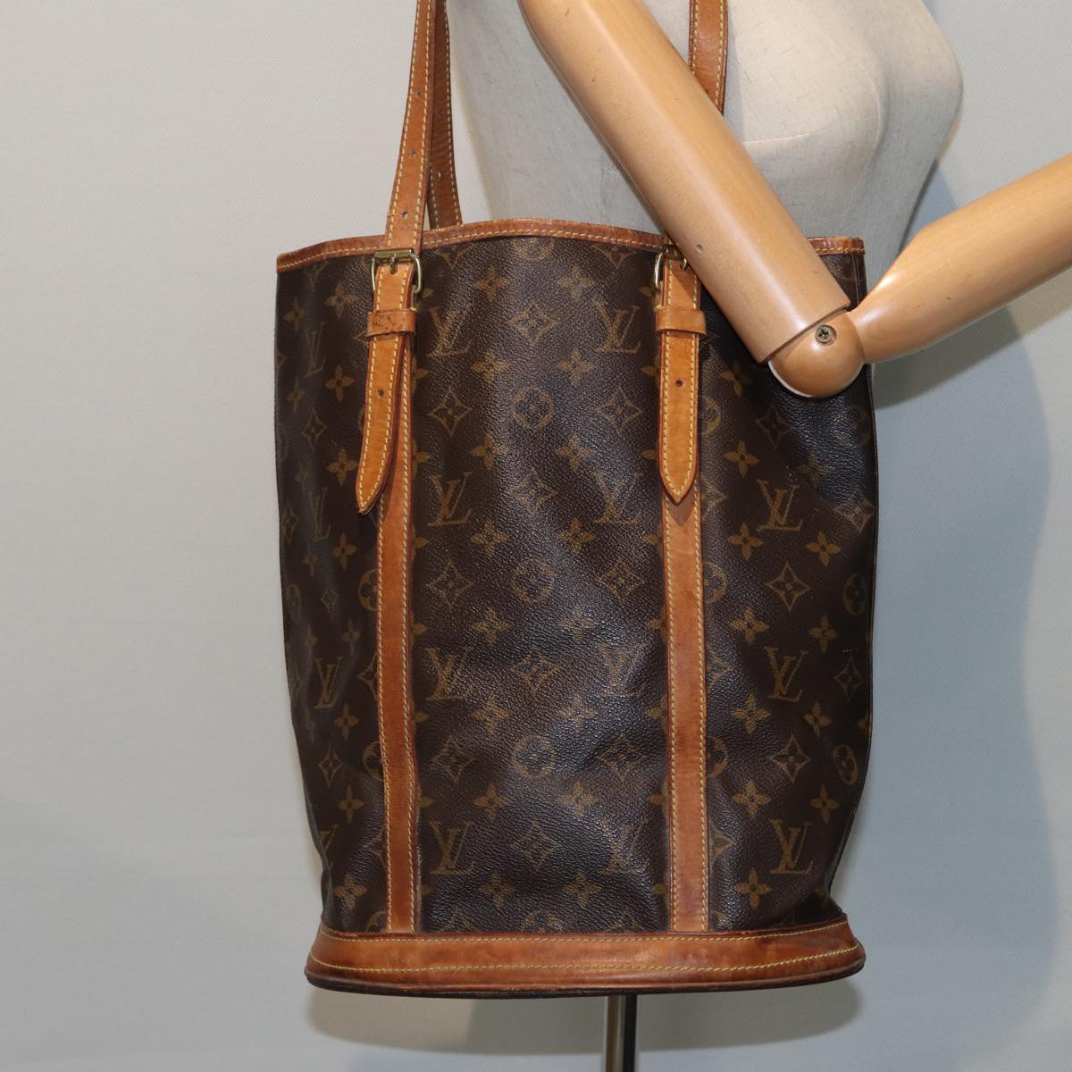 LOUIS VUITTON Monogram Bucket GM Shoulder Bag M42236 LV Auth 81287