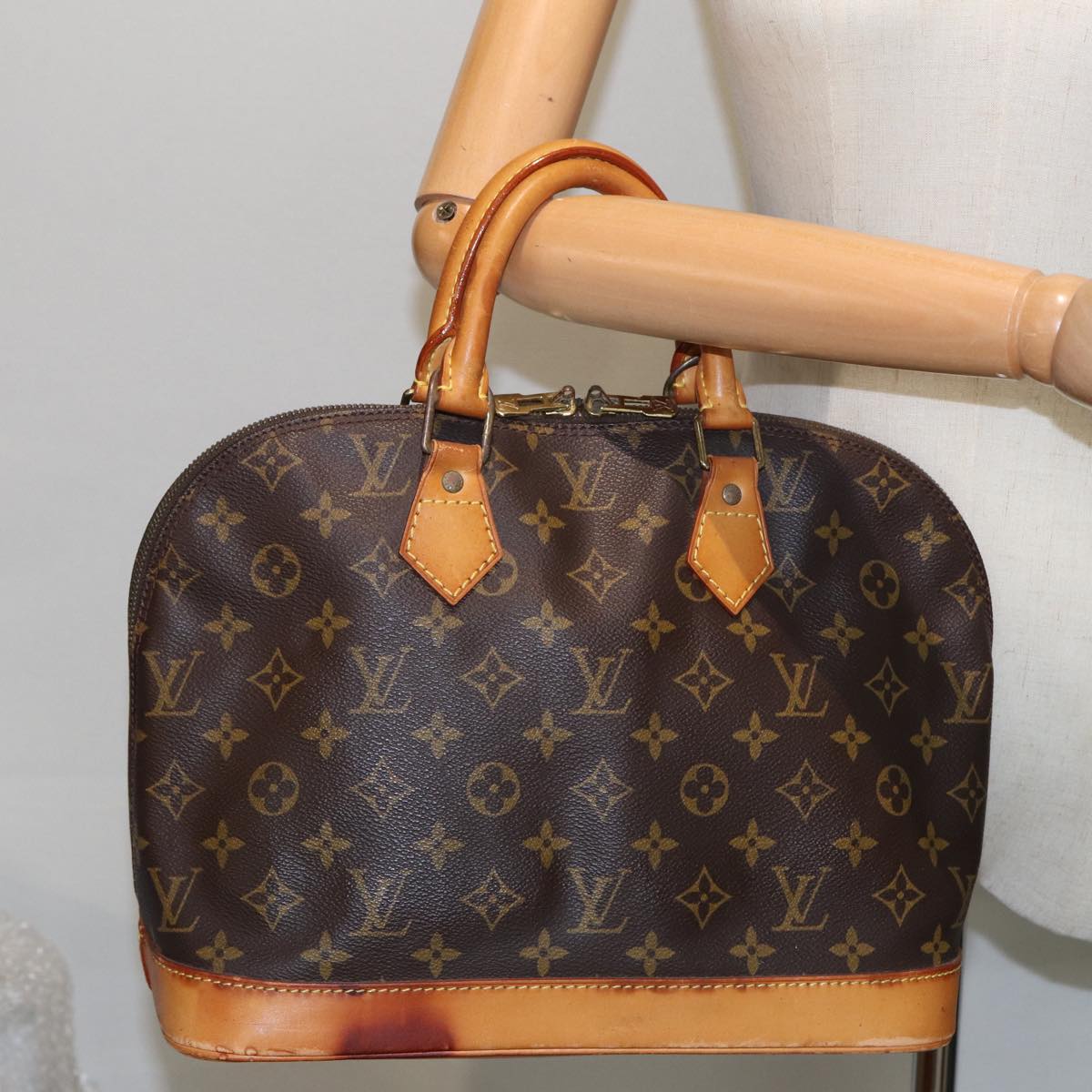 LOUIS VUITTON Monogram Alma Hand Bag M51130 LV Auth 81300