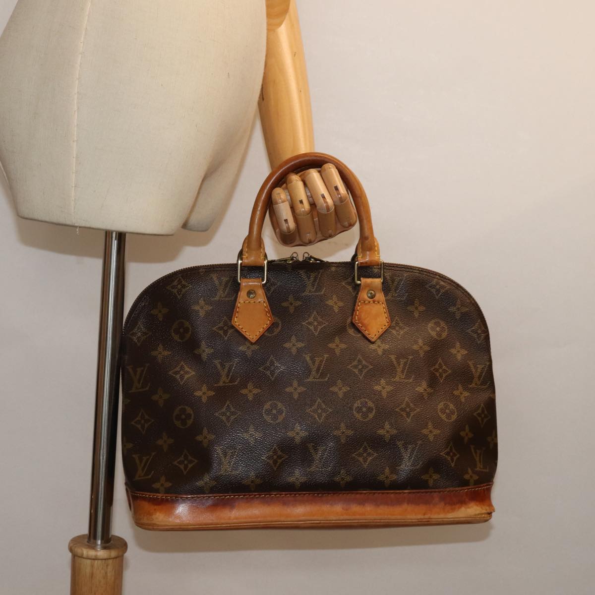 LOUIS VUITTON Monogram Alma Hand Bag M51130 LV Auth 81301