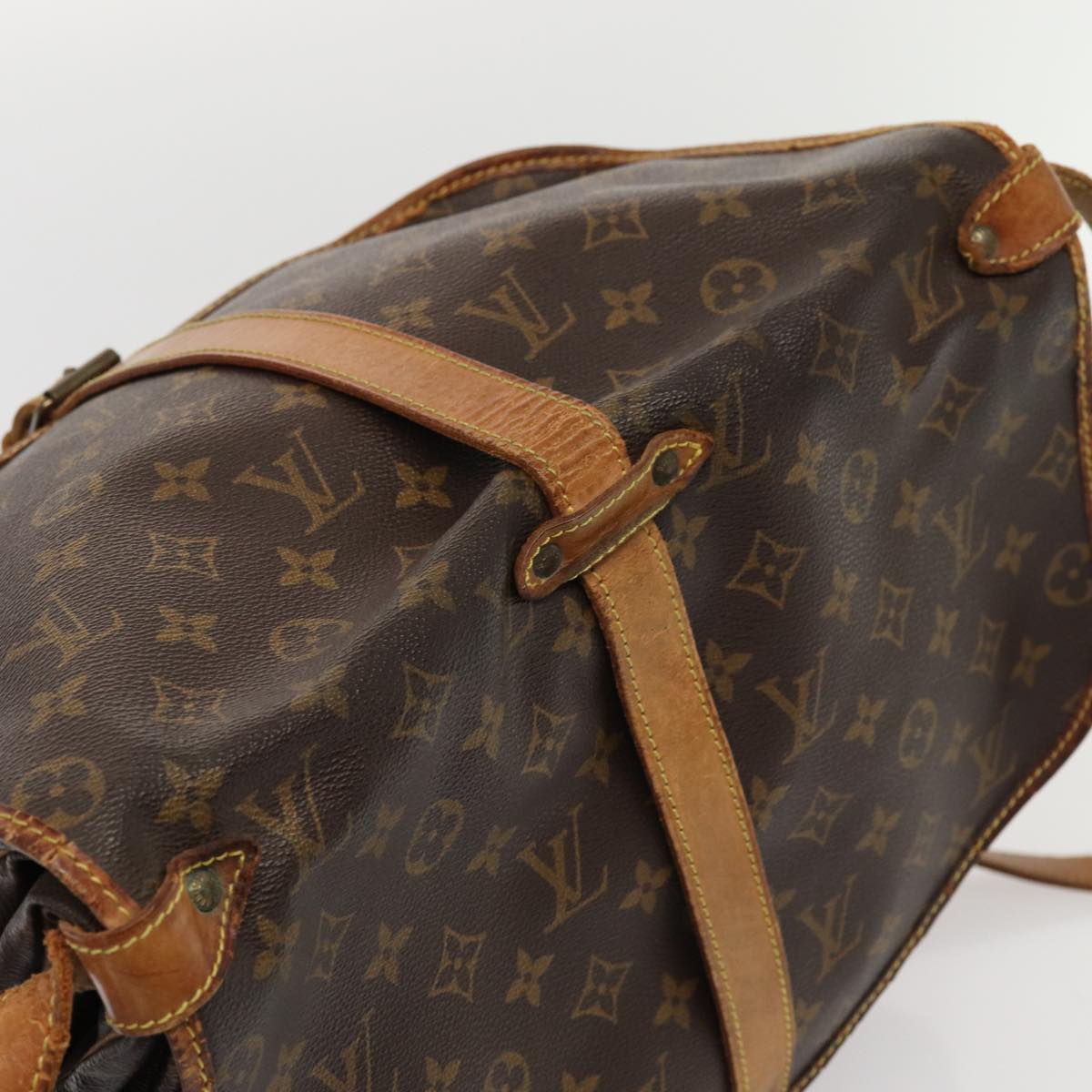 LOUIS VUITTON Monogram Saumur 35 Shoulder Bag M42254 LV Auth 81311