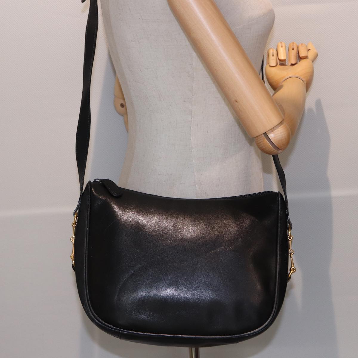 GUCCI Shoulder Bag Leather Black 001 2214 1687 Auth 81327