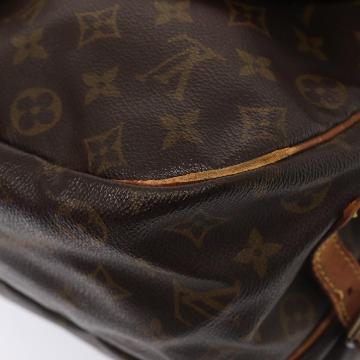 LOUIS VUITTON Monogram Saumur 35 Shoulder Bag M42254 LV Auth 81387