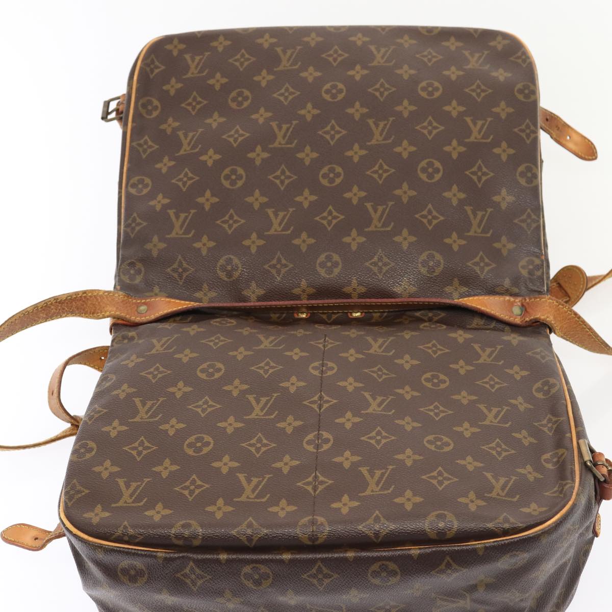 LOUIS VUITTON Monogram Saumur 35 Shoulder Bag M42254 LV Auth 81387