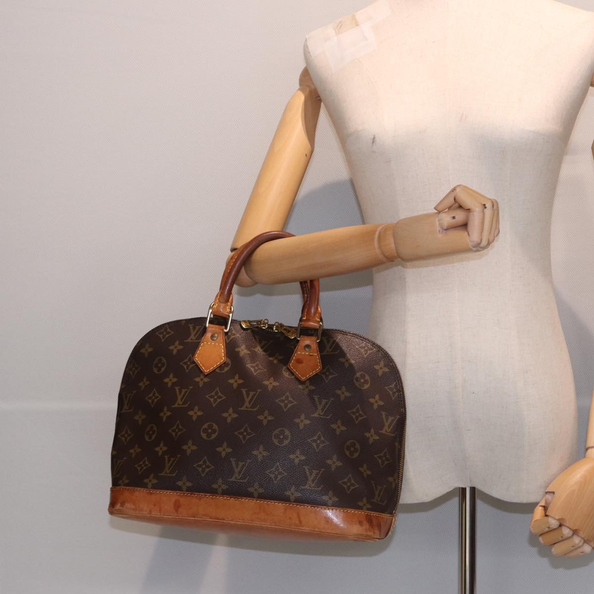 LOUIS VUITTON Monogram Alma Hand Bag M51130 LV Auth 81398