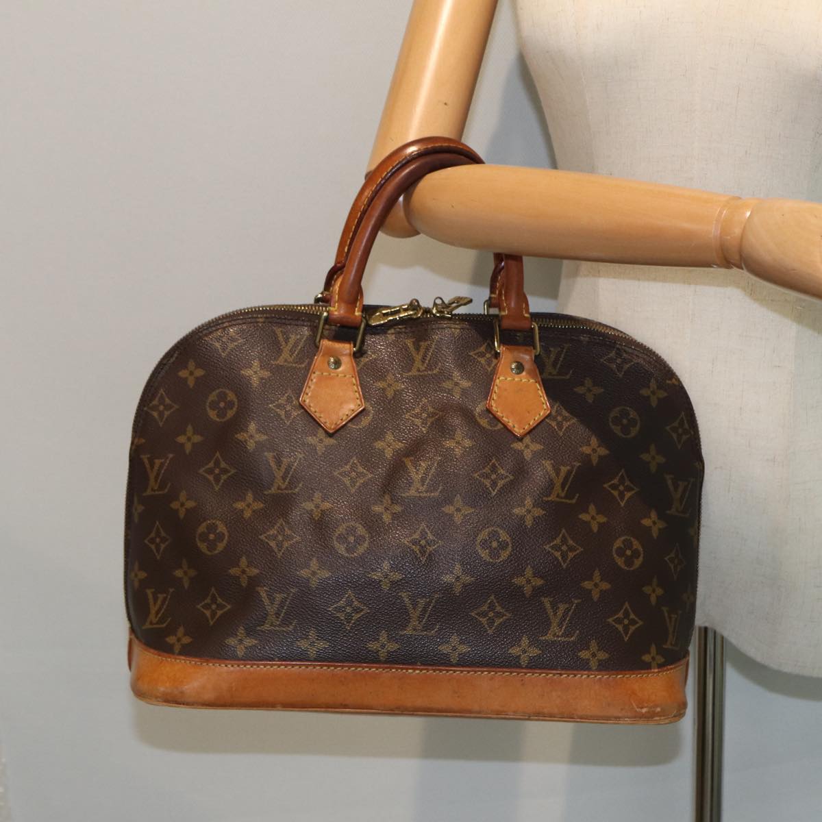 LOUIS VUITTON Monogram Alma Hand Bag M51130 LV Auth 81419