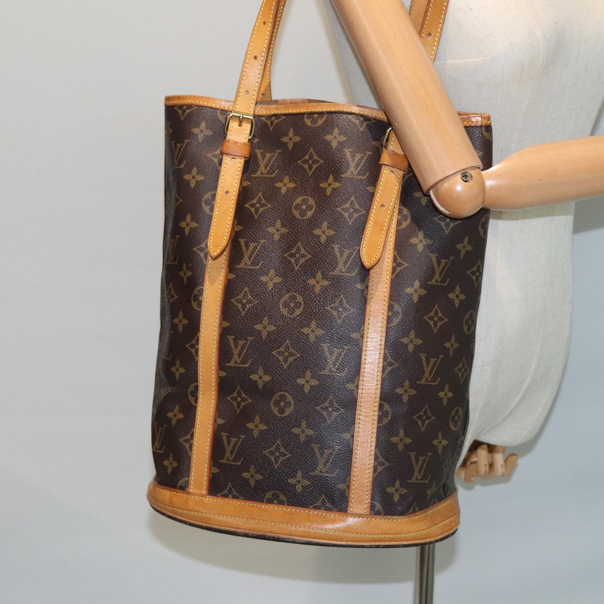 LOUIS VUITTON Monogram Bucket GM Shoulder Bag M42236 LV Auth 81429