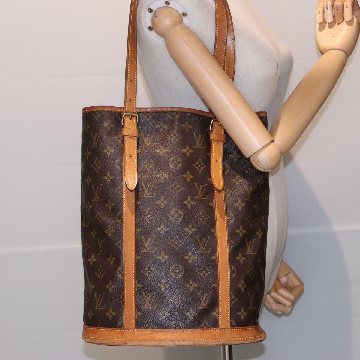 LOUIS VUITTON Monogram Bucket GM Shoulder Bag M42236 LV Auth 81431