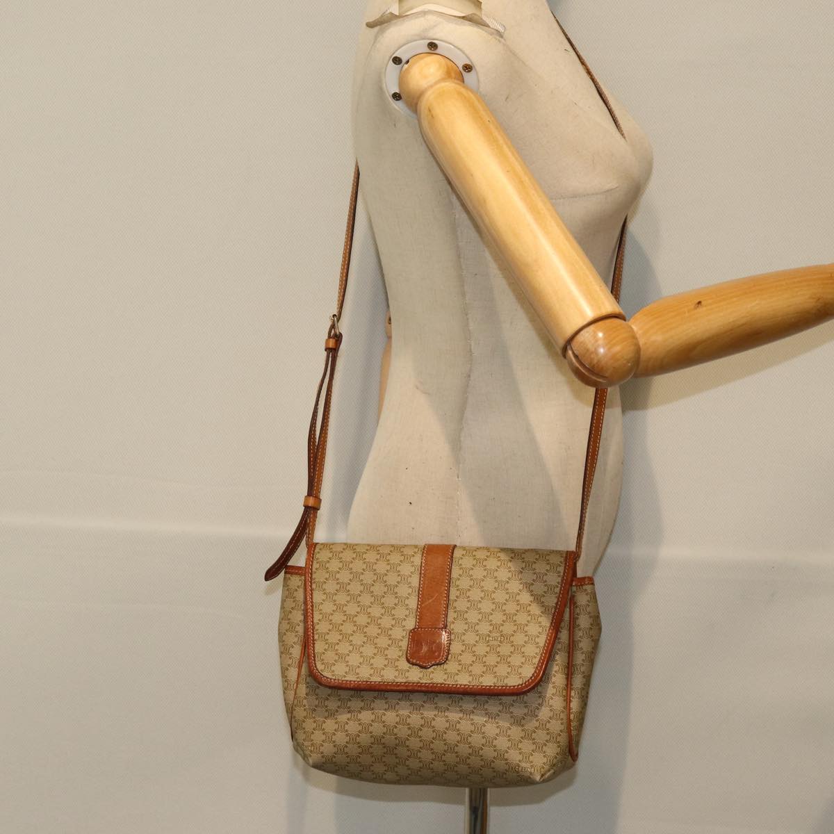 CELINE Macadam Canvas Shoulder Bag Beige Auth 81445