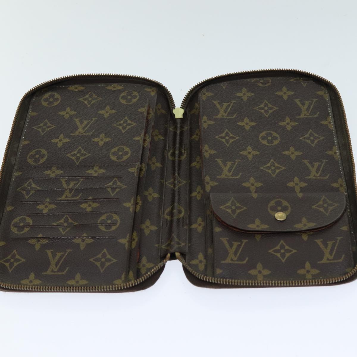 LOUIS VUITTON Monogram Poche Escapade Travel Case M60113 LV Auth 81473