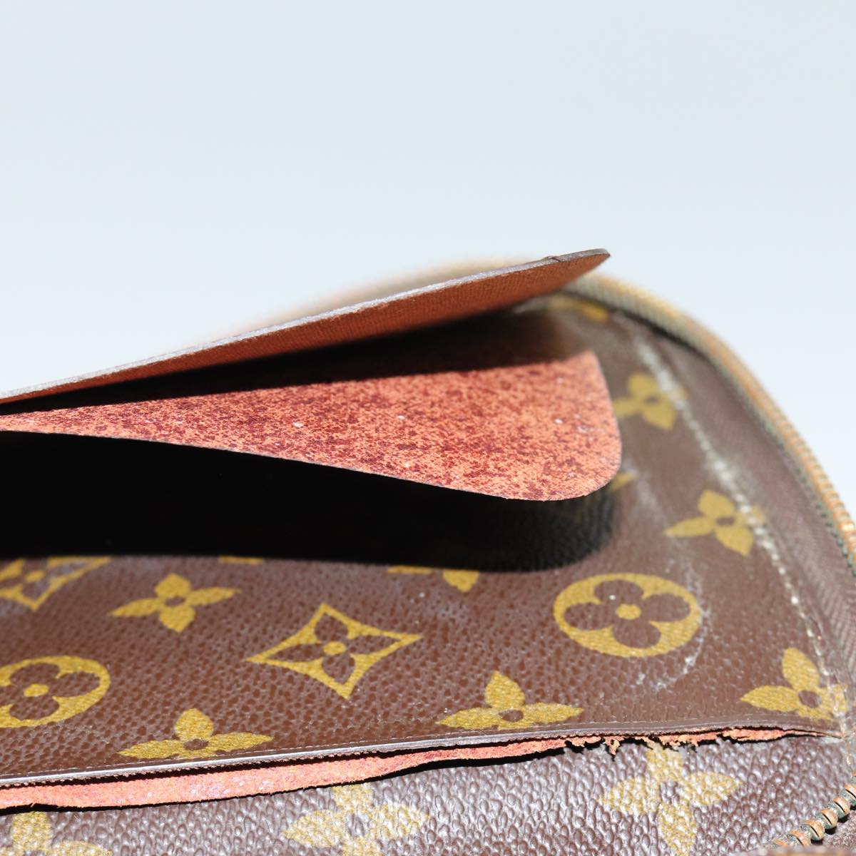 LOUIS VUITTON Monogram Poche Escapade Travel Case M60113 LV Auth 81473