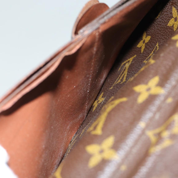 LOUIS VUITTON Monogram Poche Escapade Travel Case M60113 LV Auth 81473