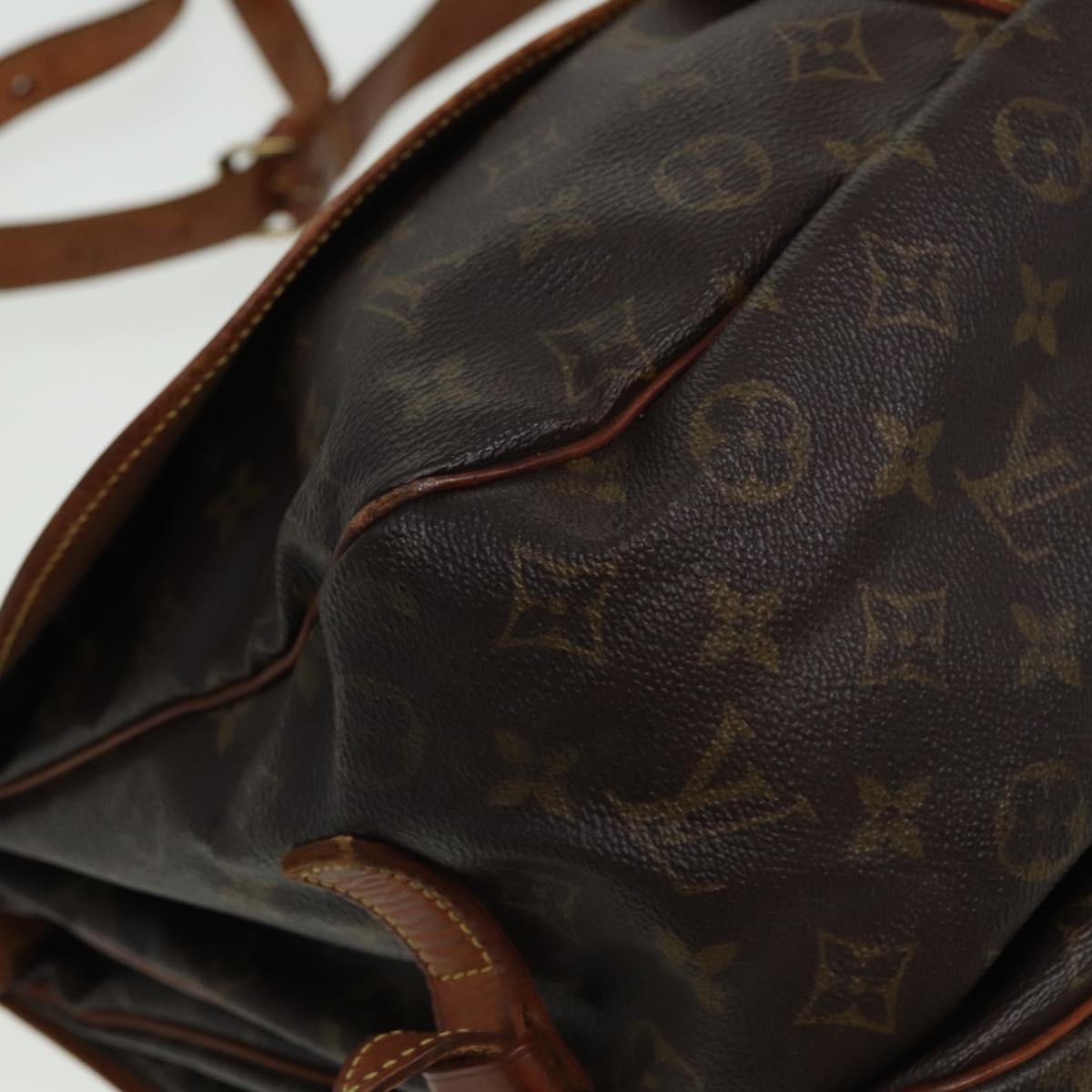 LOUIS VUITTON Monogram Saumur 35 Shoulder Bag M42254 LV Auth 81558