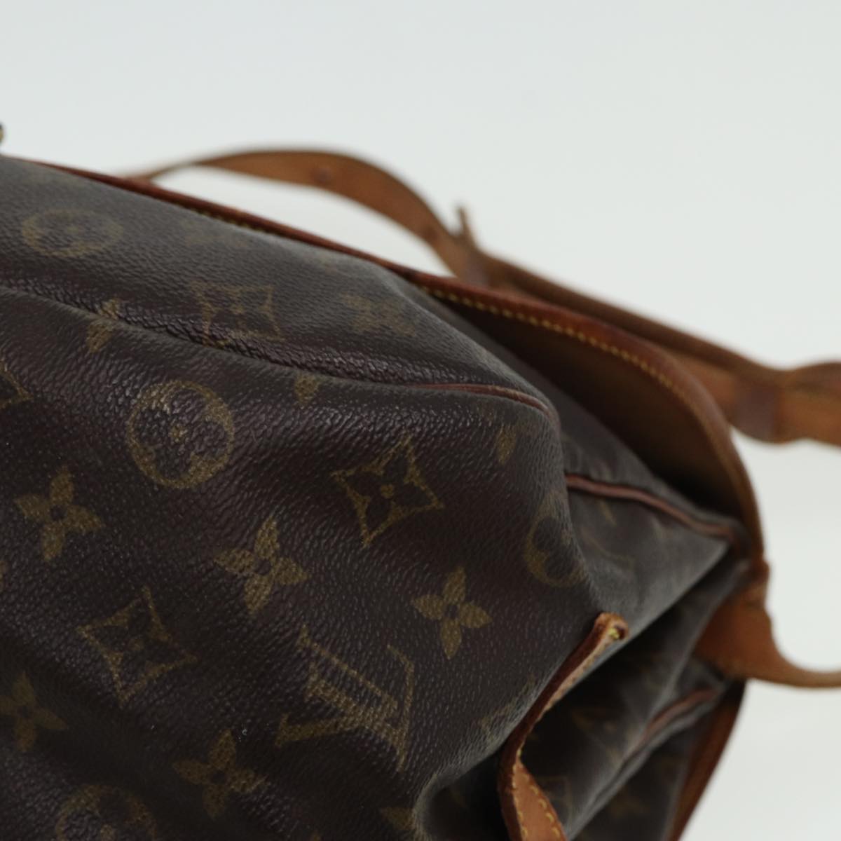 LOUIS VUITTON Monogram Saumur 35 Shoulder Bag M42254 LV Auth 81558