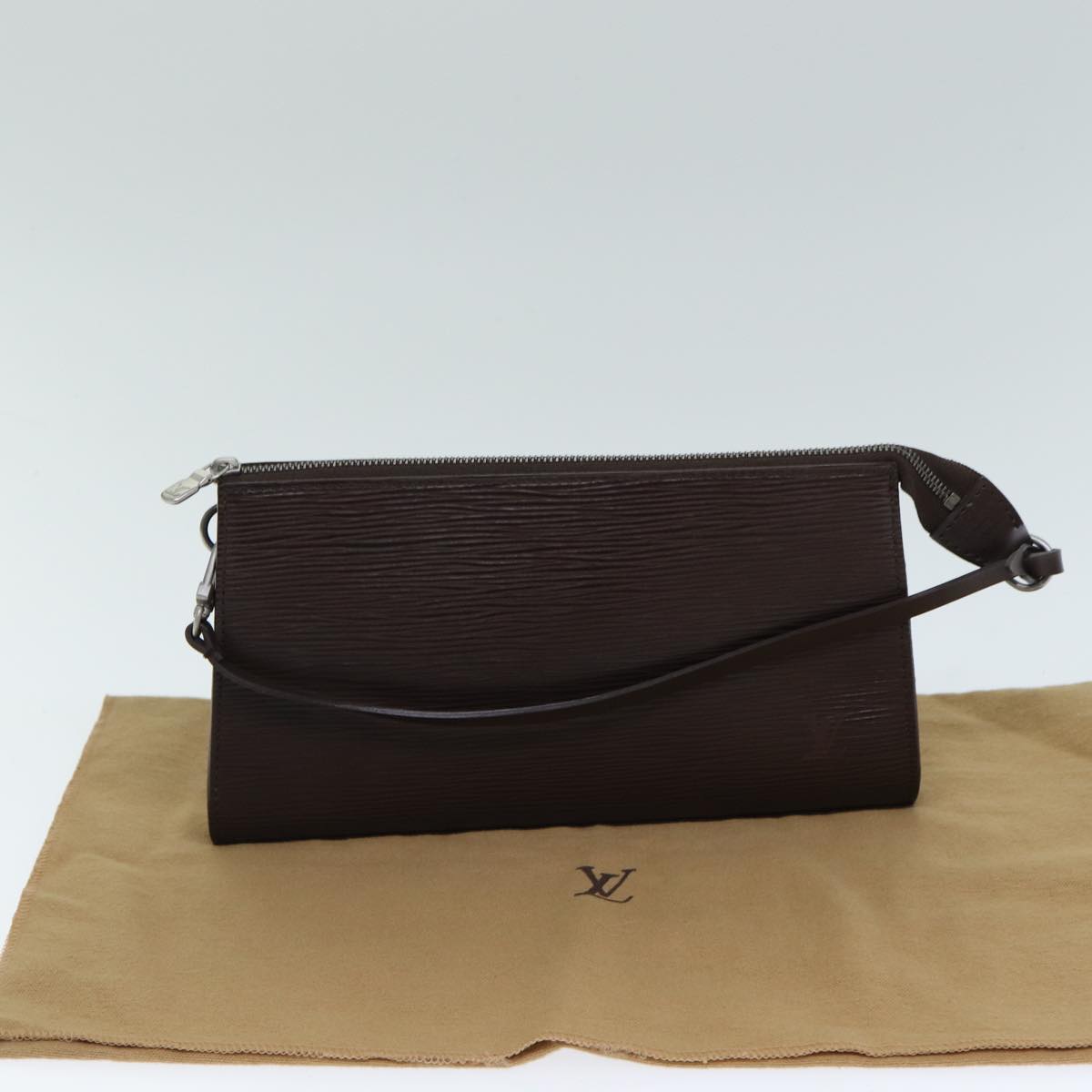 LOUIS VUITTON Epi Pochette Accessoires Pouch Mocha M5294D LV Auth 81692