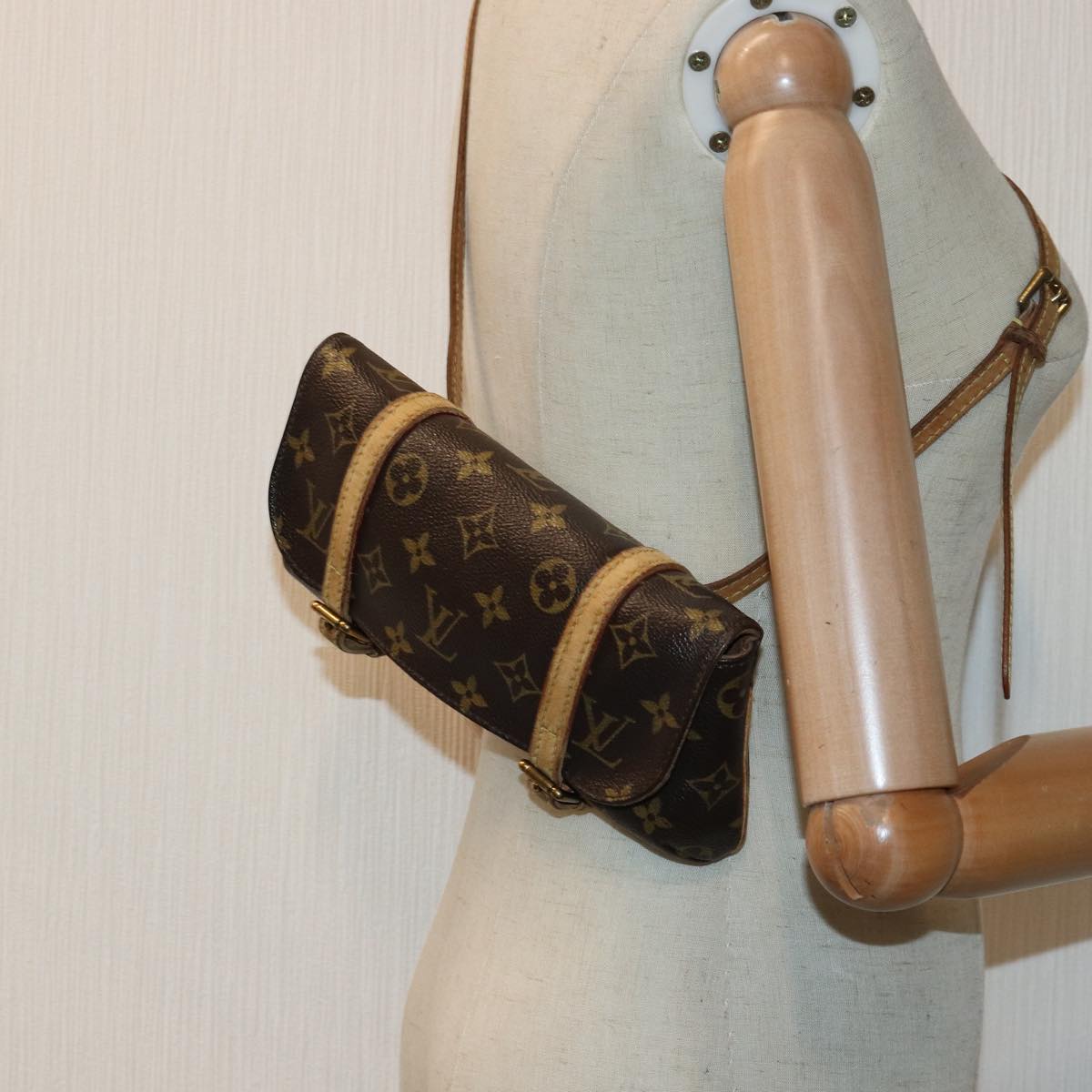 LOUIS VUITTON Monogram Pochette Marrell Waist bag M51159 LV Auth 81764