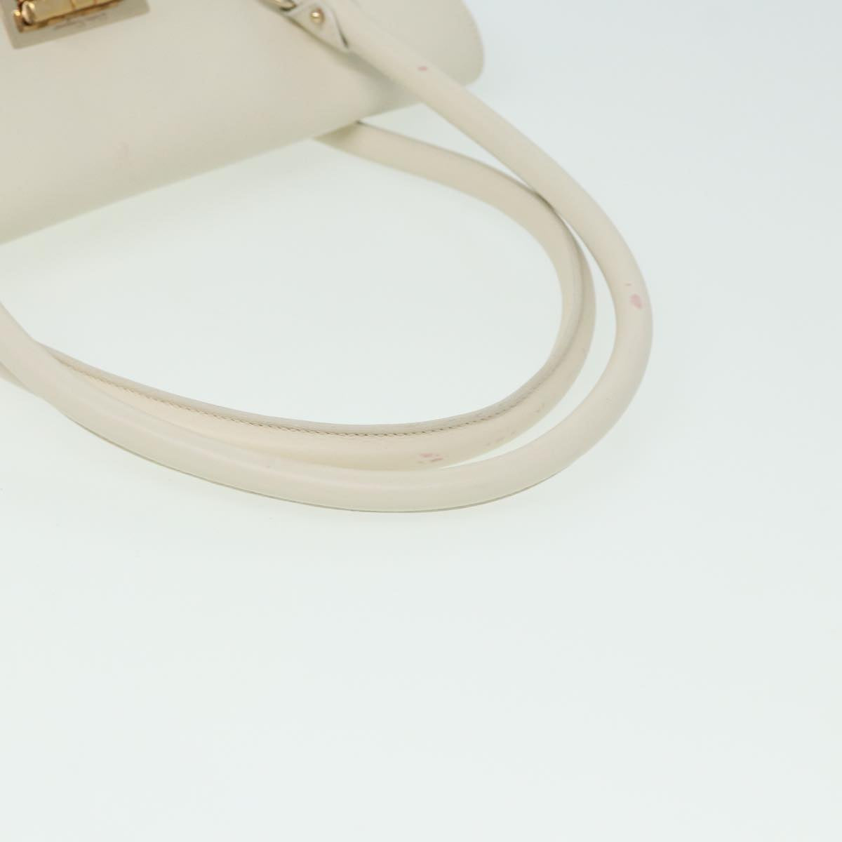 Salvatore Ferragamo Gancini Shoulder Bag Leather White Auth 81779