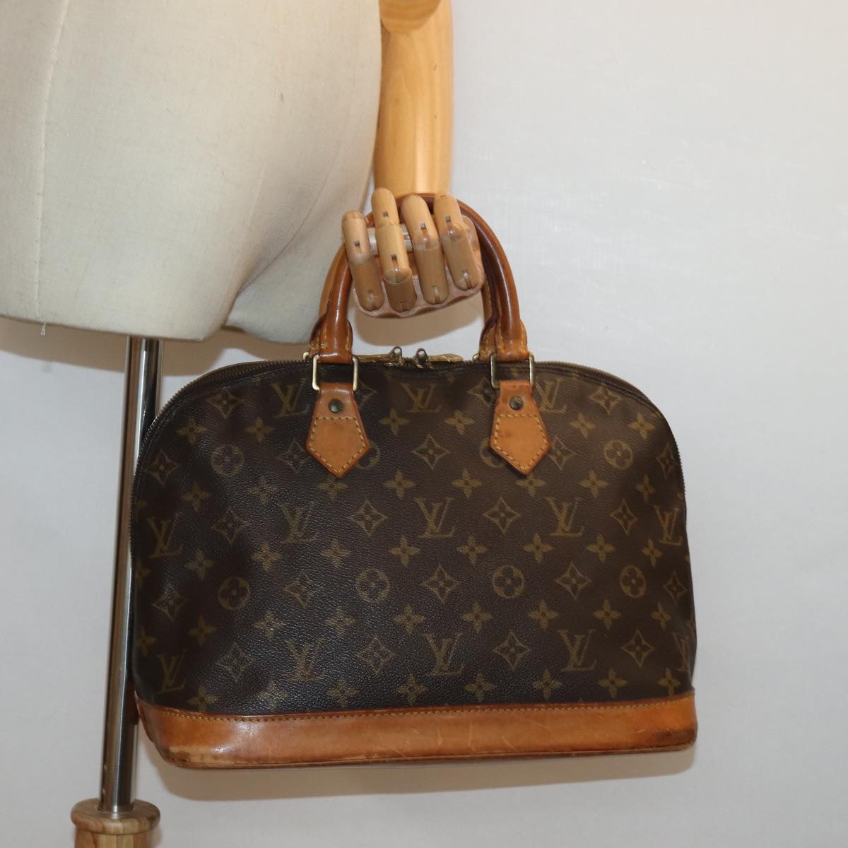 LOUIS VUITTON Monogram Alma Hand Bag M51130 LV Auth 81874