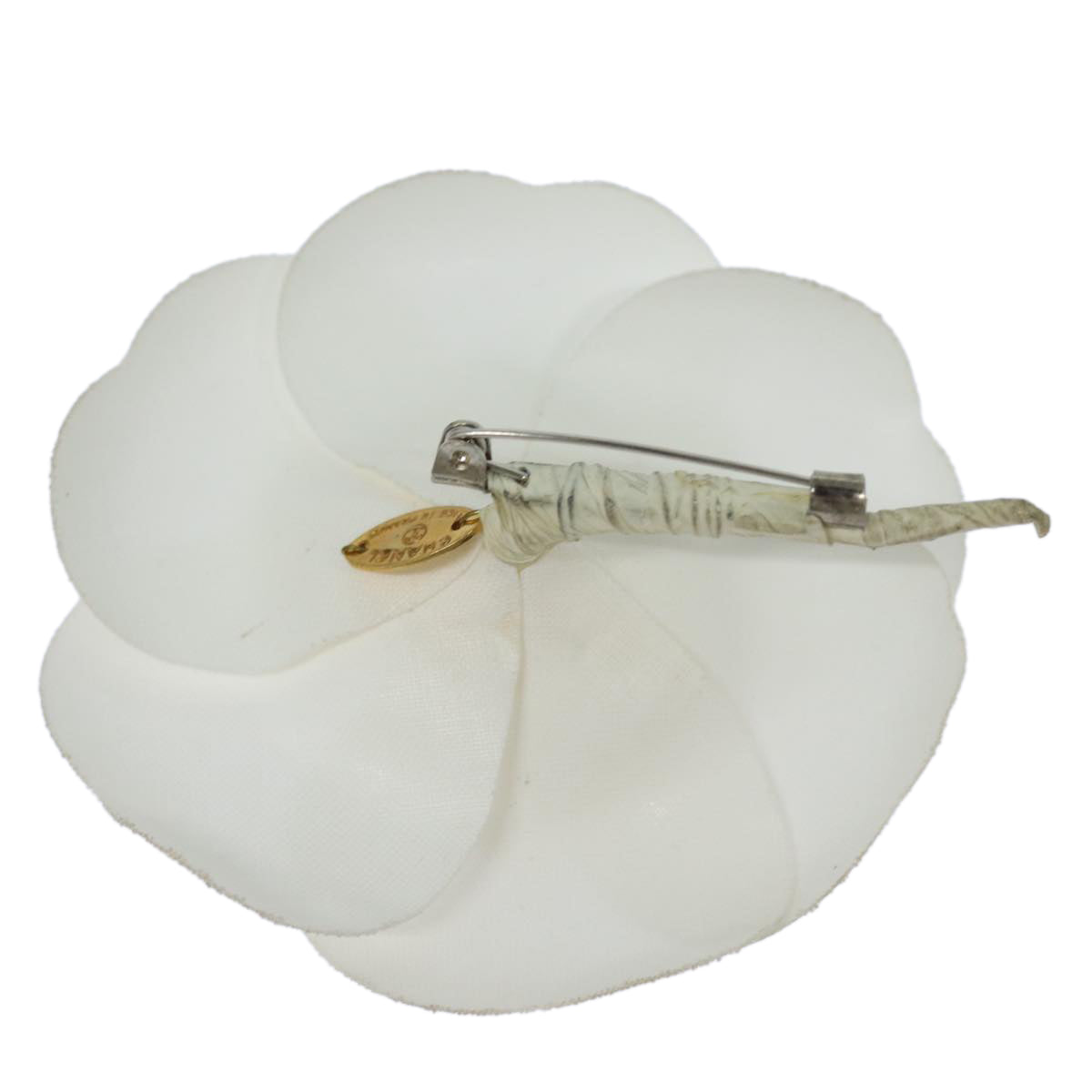 CHANEL Camelia Brooch Canvas White CC Auth 81971