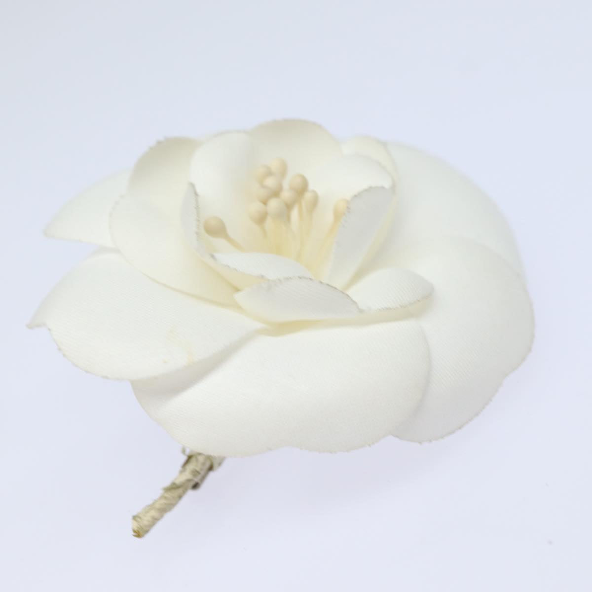 CHANEL Camelia Brooch Canvas White CC Auth 81971