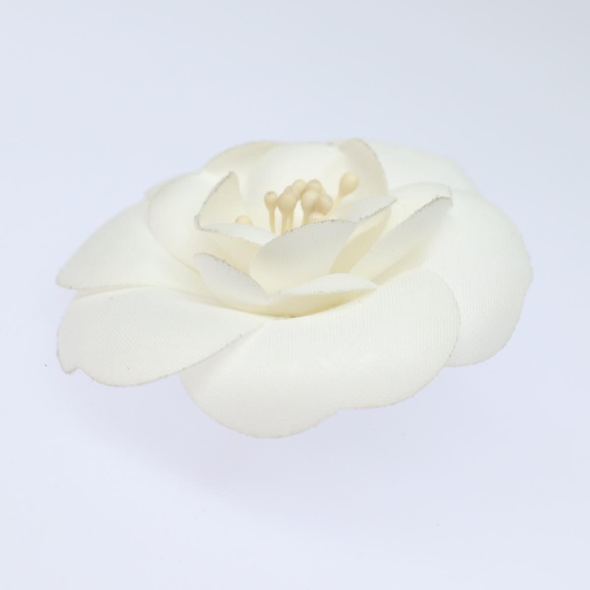 CHANEL Camelia Brooch Canvas White CC Auth 81971