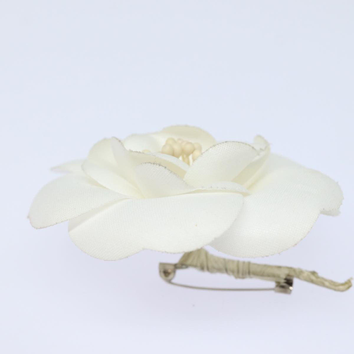 CHANEL Camelia Brooch Canvas White CC Auth 81971