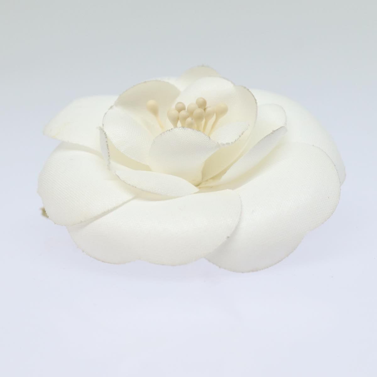 CHANEL Camelia Brooch Canvas White CC Auth 81971