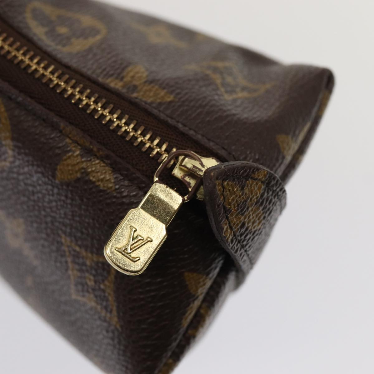 LOUIS VUITTON Monogram Trousse Demi Ronde Cosmetic Pouch M47520 LV Auth 82041