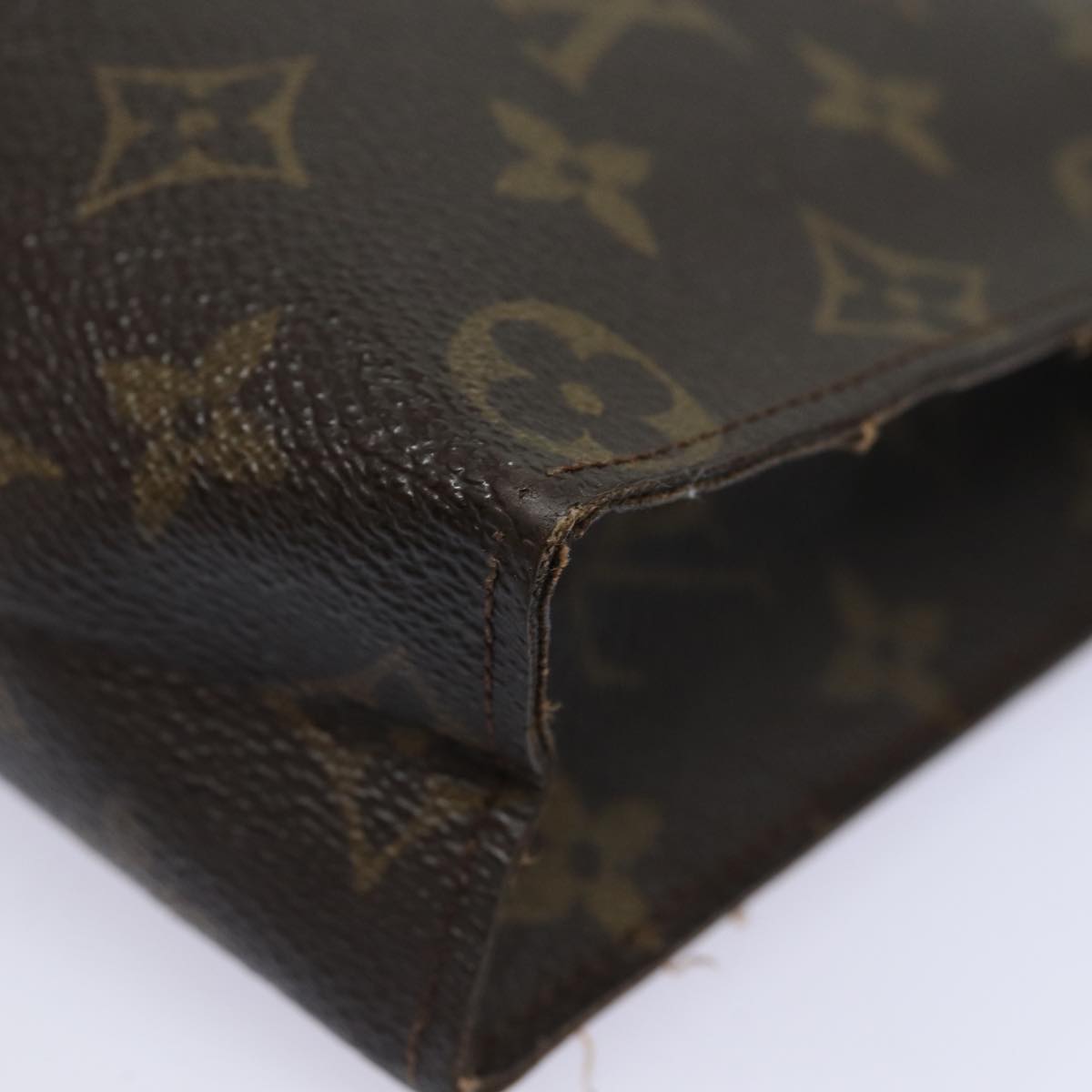 LOUIS VUITTON Monogram Poche Toilette 26 Pouch M47542 LV Auth 82056