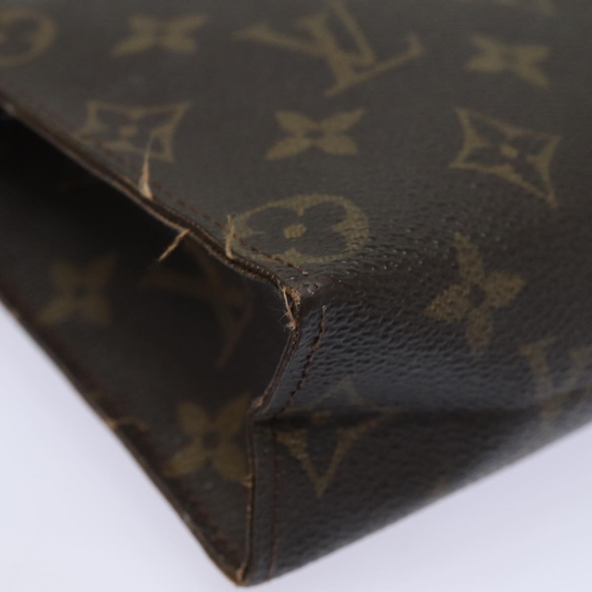 LOUIS VUITTON Monogram Poche Toilette 26 Pouch M47542 LV Auth 82056