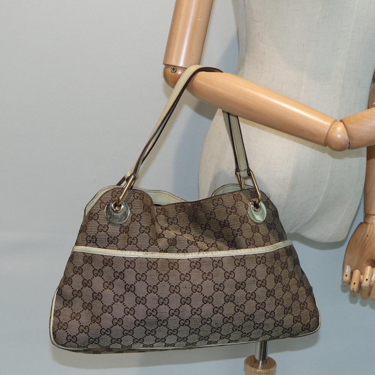 GUCCI GG Canvas Shoulder Bag Beige 121023 Auth 82193