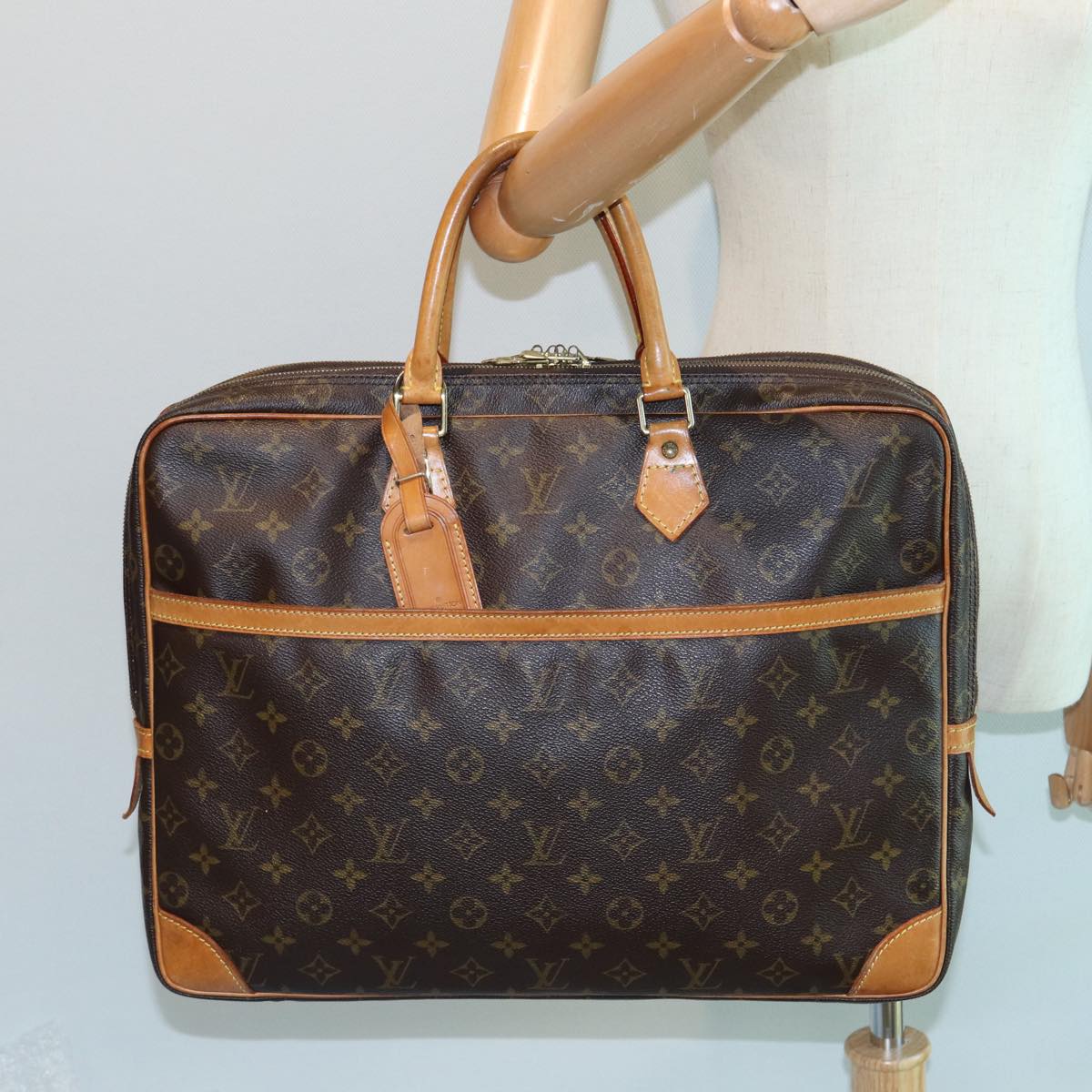 LOUIS VUITTON Monogram Porte Documents Voyage 2 Compartments LV Auth 82214